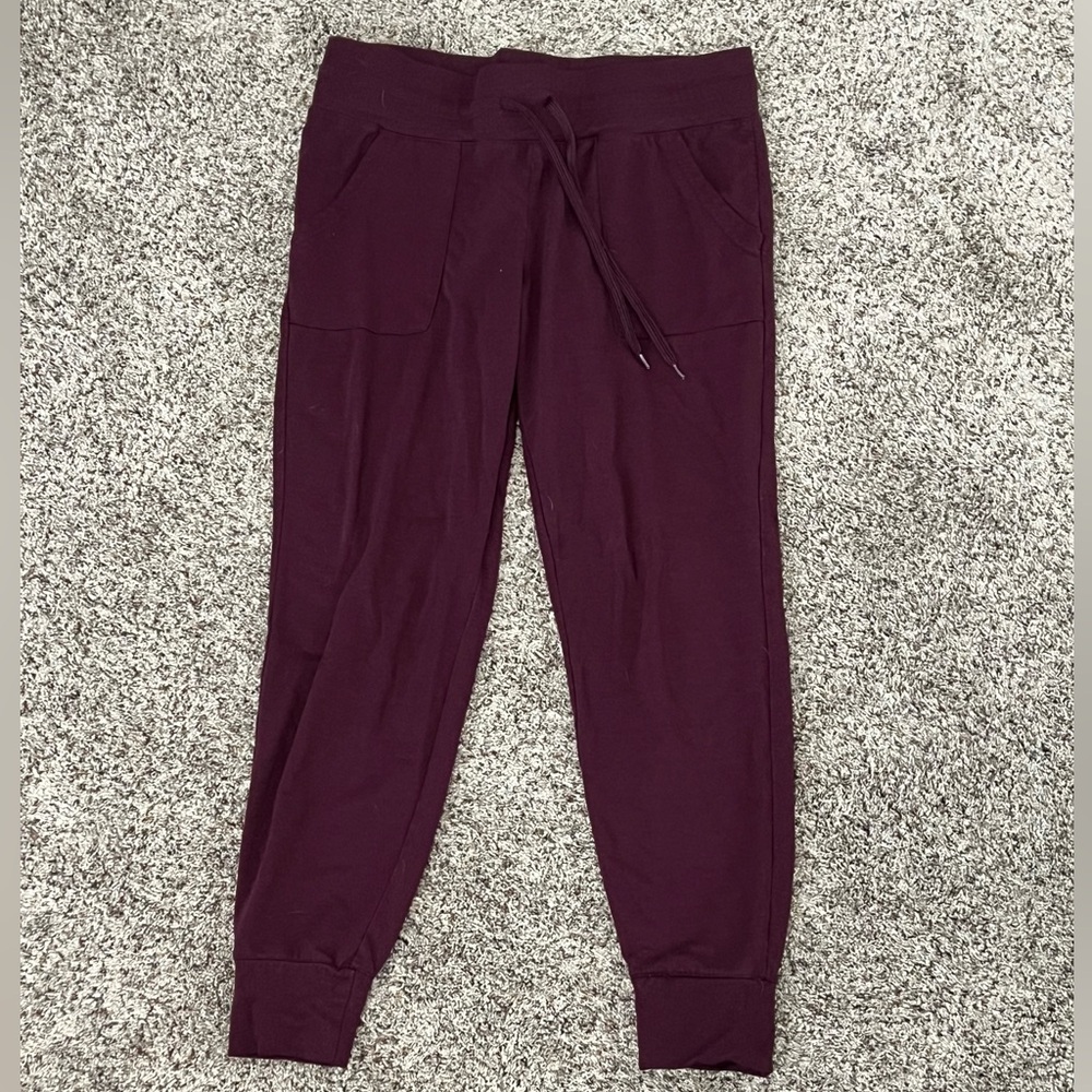 MAROON SWEAT PANTS
